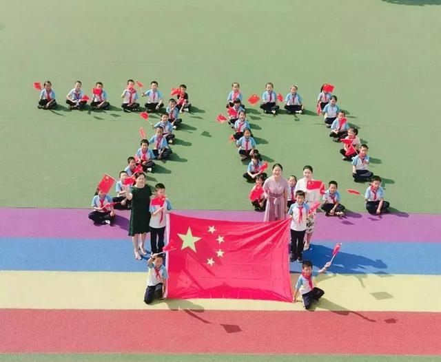 自治县第十七届人大常委会第二十次会议召开